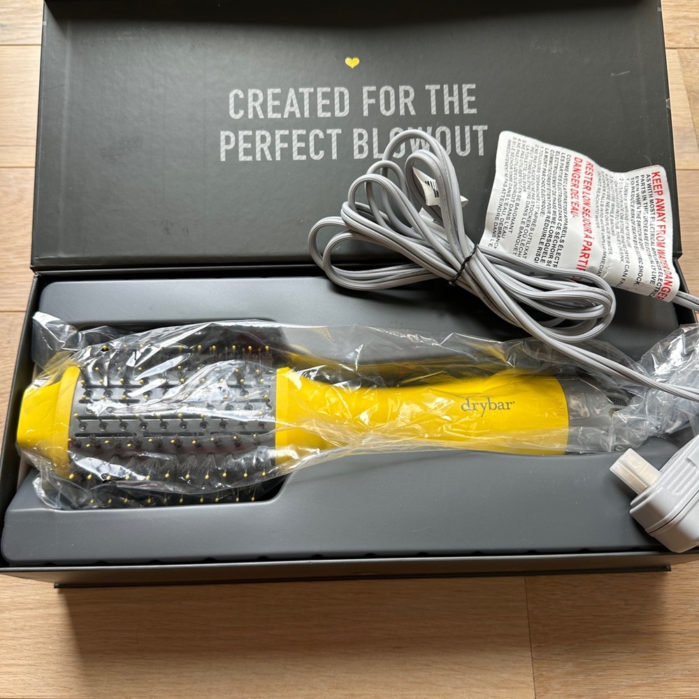 Drybar Double Shot blow dryer Hair brush